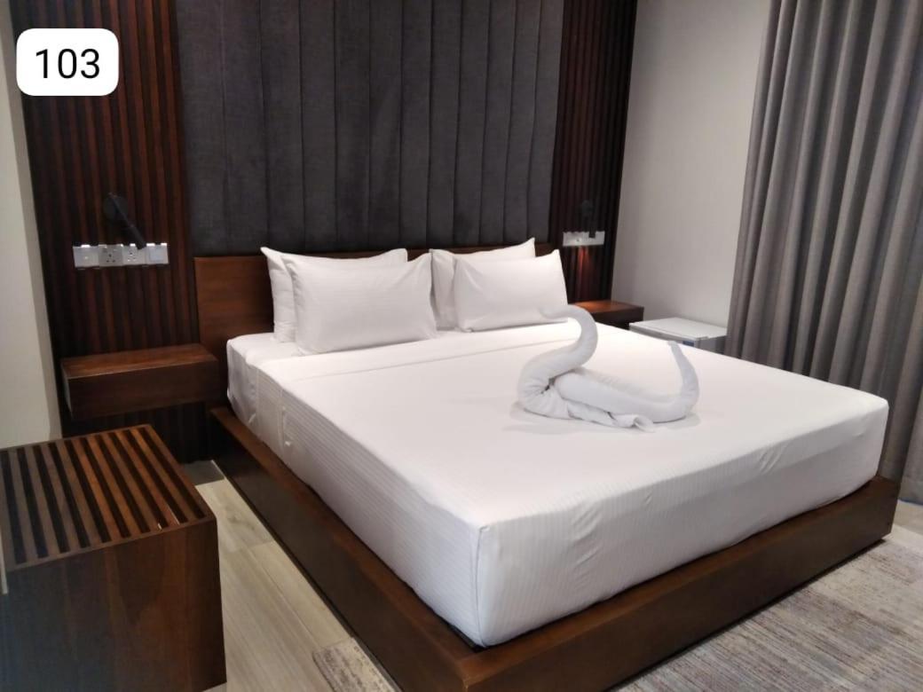 Thimbiri Wewa Resort Wilpattu Buitenkant foto
